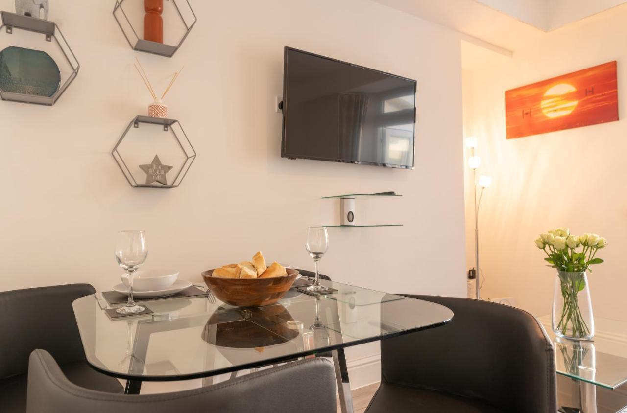 일프러컴 Highfield House - 1 Bed-Sleeps 2-Tjs20Hh 아파트 외부 사진